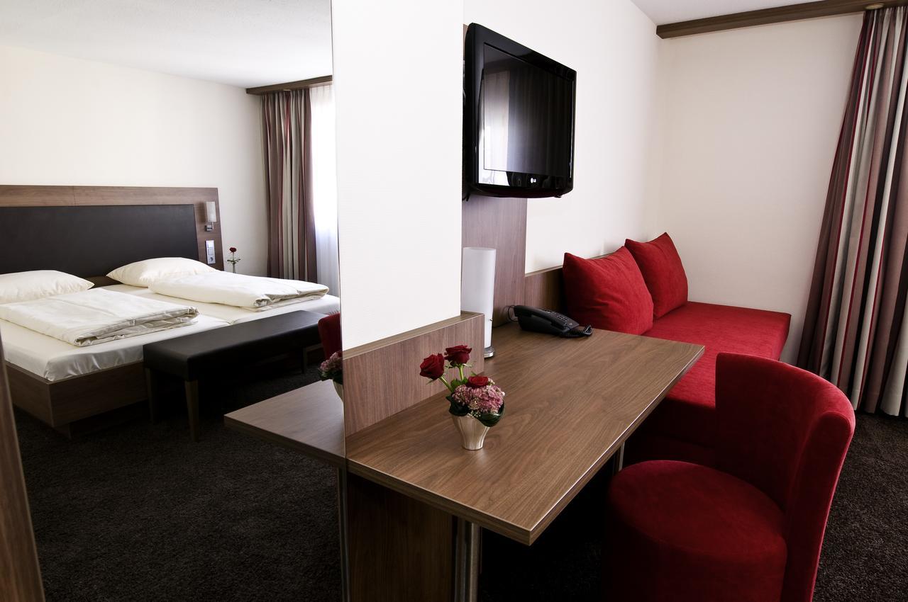 Hotel Schwanen Köngen Dış mekan fotoğraf