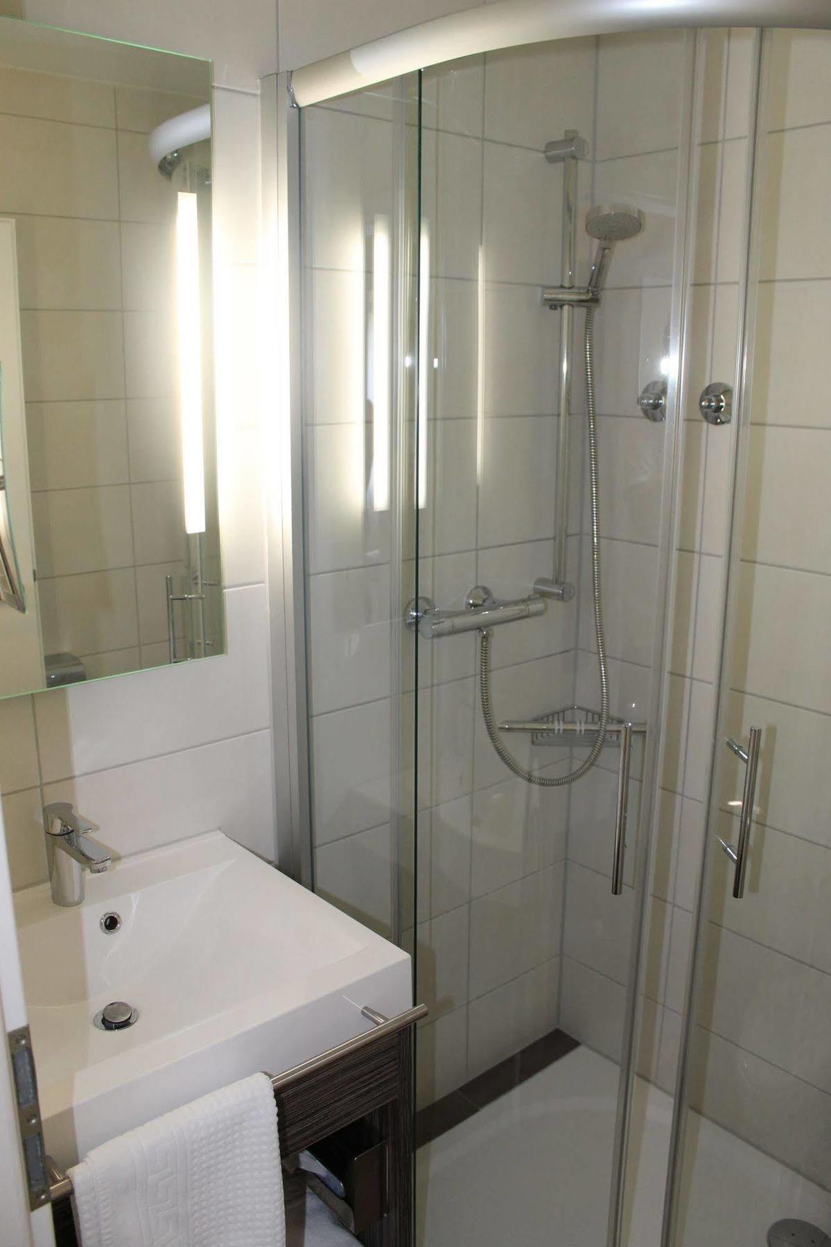 Hotel Schwanen Köngen Dış mekan fotoğraf