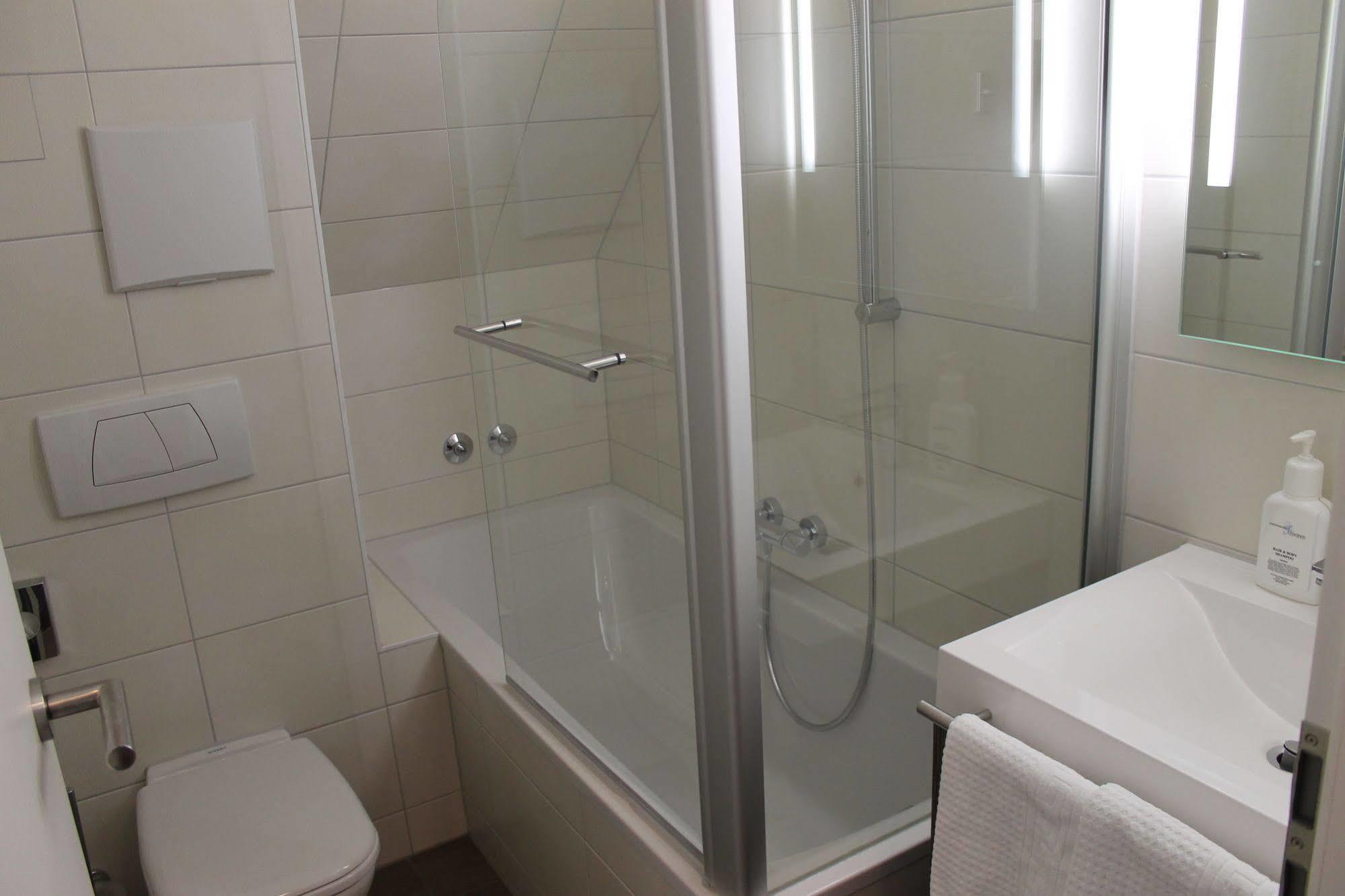 Hotel Schwanen Köngen Dış mekan fotoğraf